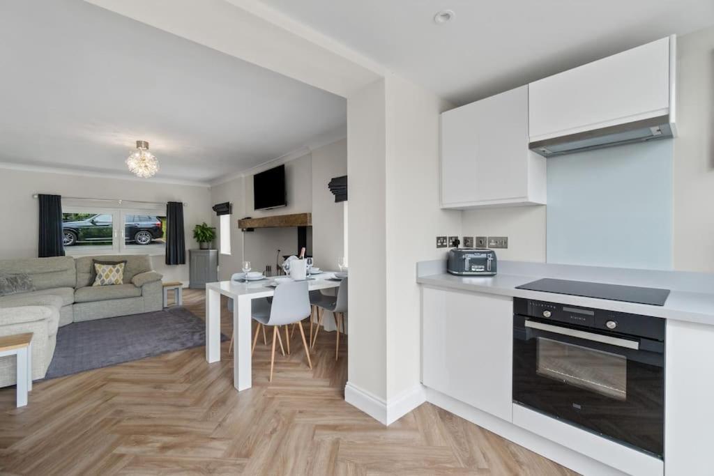 White Cottage Stunning Contemporary 2 Bedroom 2 Ensuite Annex With Hot Tub 플리머스 외부 사진